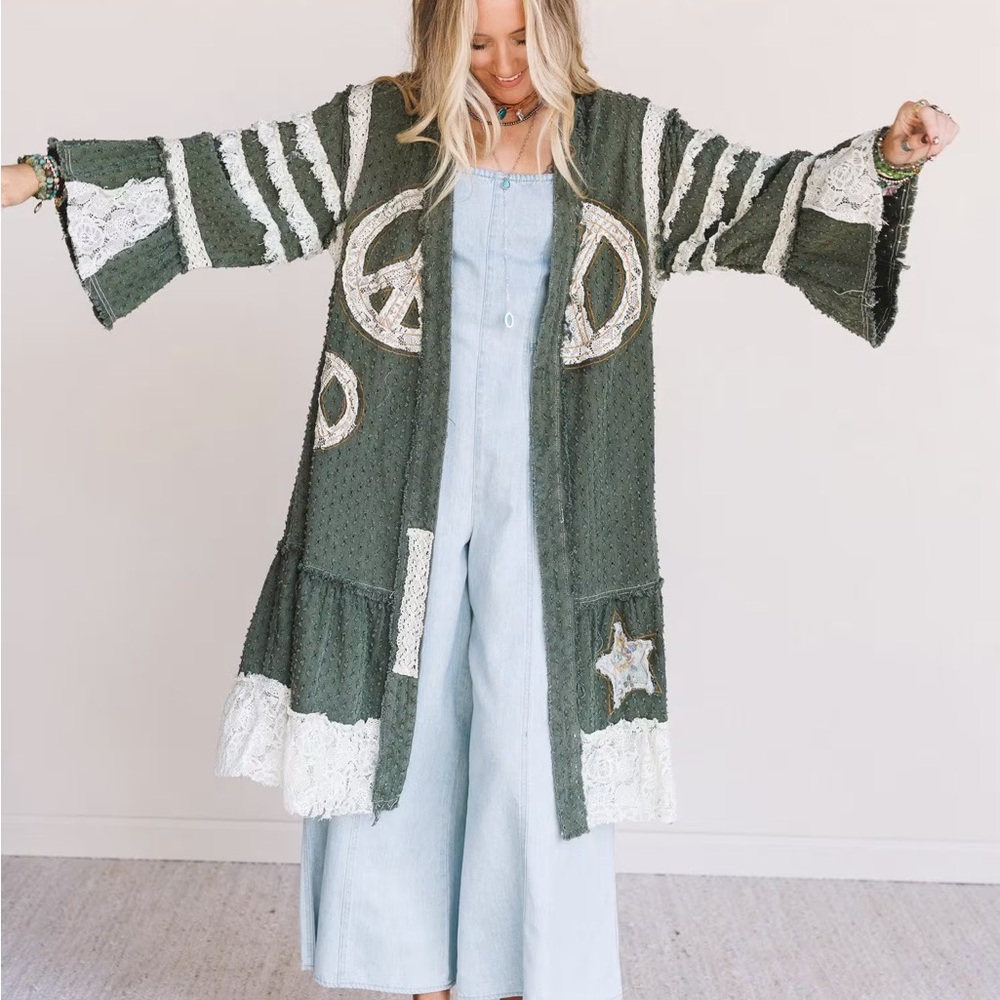 POL Green and White Lace Cardigan